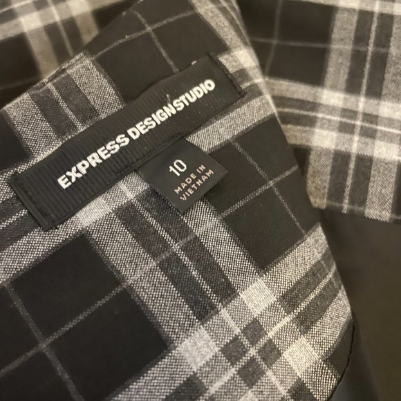 EUC - Express Design Studio Editor Fit, Black Gray Plaid Pencil Skirt, Size 10 - Picture 4 of 6